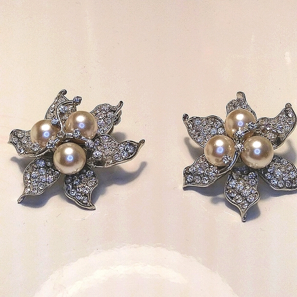 Clip pearls Crystal earrings - Picture 1 of 4